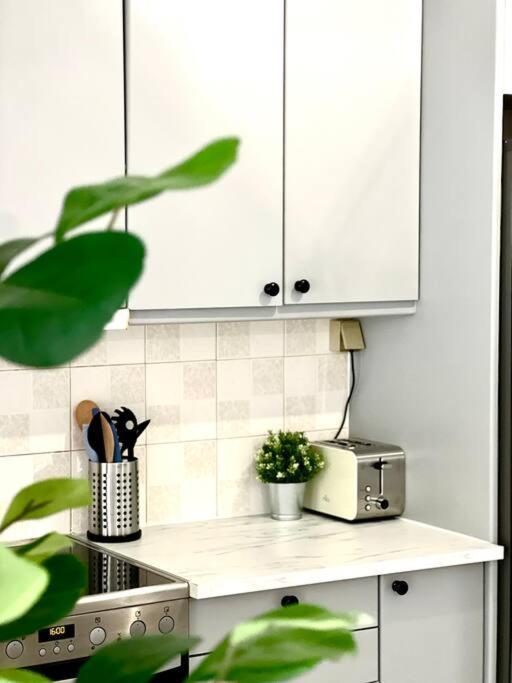 Modern Condo With Garage Near The Square And Beach Aigio Extérieur photo